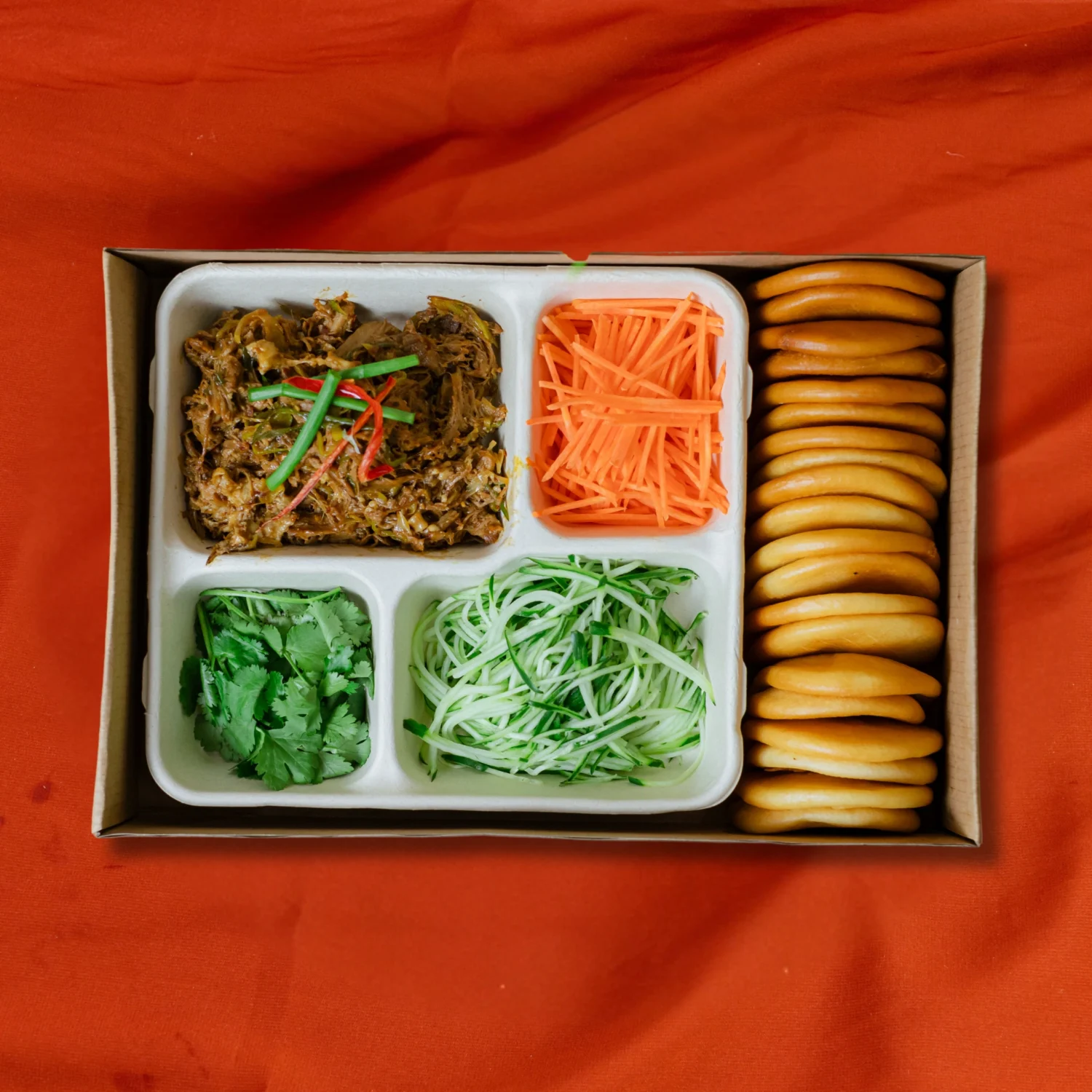 Szechuan Pulled Pork with Golden Lotus Buns DIY Set (Mildly Spicy) (10 pcs)